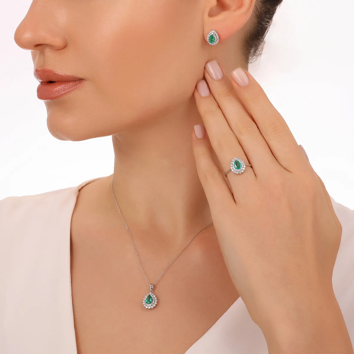 0,78 Karat Pırlantalı Renkli Taşlı Yüzük