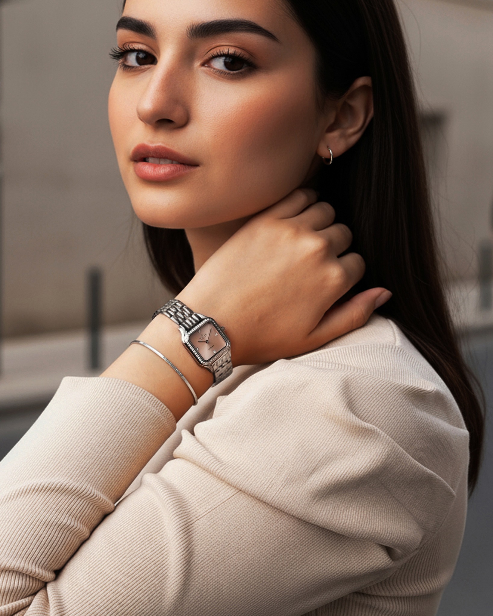 ÇELİK METAL BAND KADIN KOL SAATİ - Instagram